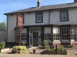 The Penruddocke Arms, hotel with parking in Dinton