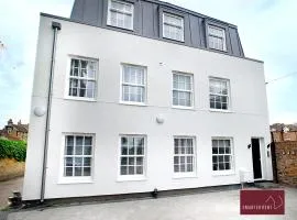 Eton Windsor - 2 Bedroom Flat - With Parking