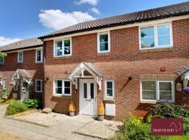 Wokingham - 2 Bedroom House - With Garden