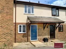 Twyford - Modern 2 Bedroom House - With Garden