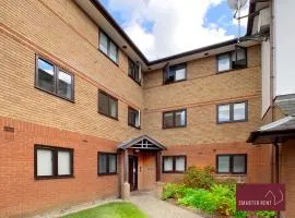 Maidenhead - Gated Parking Balcony