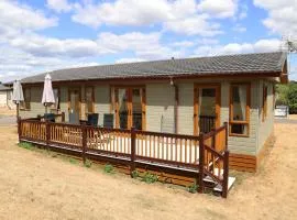 Shorefield Country Park 4 Bedroom Lodge communal swimming pool