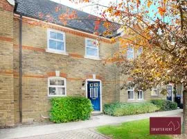 Woking - 2 Bedroom House - Parking