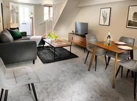 Ascot - Immaculate 2 bed House with parking, hôtel à Ascot