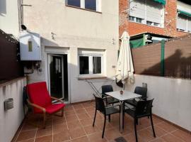 Villa con patio, cabaña o casa de campo en Madrid