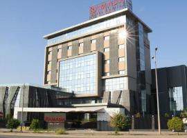 Ramada Hotel & Suites by Wyndham Erbil 32 Park, hotel v destinaci Irbíl
