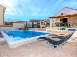 Nice Home In Benkovac With Outdoor Swimming Pool