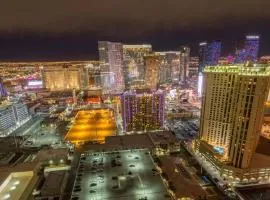 No Resort Fee Strip View Balcony+Free Valet+ Pool