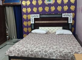 Omkar Villa A 3 bedroom home in Ayodhya, hotel in Ayodhya