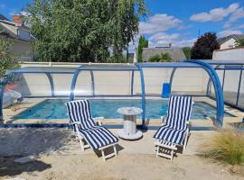 Chambre bleue avec accès plage, Bed & Breakfast in Bourges