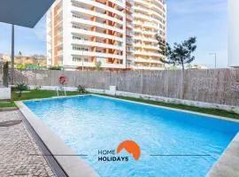 #209 Lumina Flat by Home Holidays