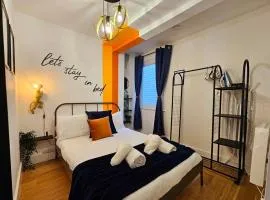 "Beachcomber" Cosy Town Centre & Beach Apartment!