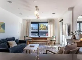 Snowed Inn - Stunning 3 Bedroom Condo