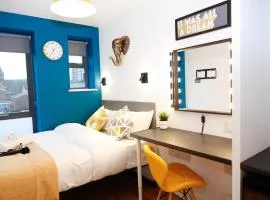 New Luxury Rooms in the Heart of London Next to Shops, Cafes, Bars & Metro with Shared Bathrooms