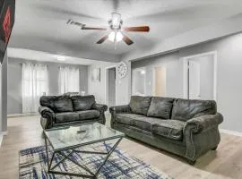 Comfy 3 bedroom home w/ fenced yard