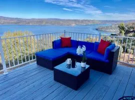 Exotic Lake View & Luxury living w AC, King beds, Pool tbl, Ping-Pong, BBQ, Deck, Boating, fishing, Hiking