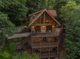 Dreamy Mountain Getaway~Hot Tub~Old Oak Lodge
