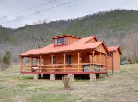 Hot Tub and Charcoal Grill Hot Springs Getaway!