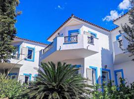 Villa Kastri II with a romantic view, hotel in Marathokampos