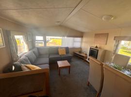 24 heron caravan, resort village in Cayton