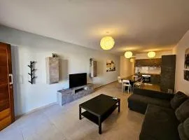 Sleeps 6 Spacious Apartment St Pauls Bay