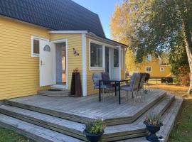 The Solhem Cabin - 80m to the lake, 1930s charm, σαλέ σε Strömstad