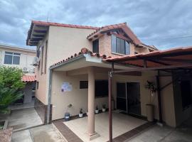 Casa bonita y cómoda, holiday home in Santa Cruz de la Sierra