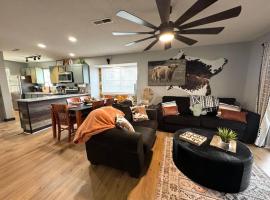 Modern Comfort: Updated Cozy Condo in Indian Point, apartment in Branson