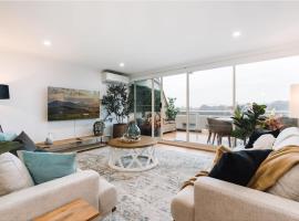 Lakeside 3-Bed Apartment with Jacuzzi, apartamento em Belconnen
