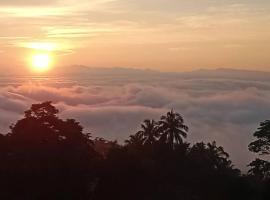 Overlooking Vacation house by Magayon Viewpoint, hotel en Tanay