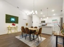 Coastal Vibes & Family Fun-Spacious 3BR, Kidz Zone, Desirable Neighborhood