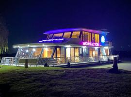 Wow Houseboats Pty Ltd, boat in White Sands