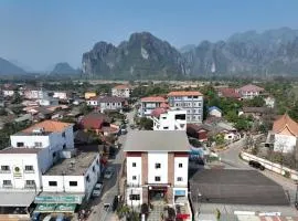 Vangvieng Rock Backpacker Rooftop Hostel