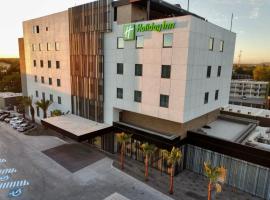 Holiday Inn Navojoa, an IHG Hotel, отель в городе Навохоа