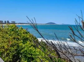 Coastal Chic Apartment - Mooloolaba and Alex