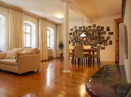 Luxus-Apartment im Sternenhof, מלון זול בגרוסקרלבאך