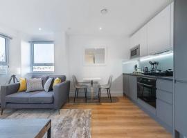 Modern Studio Apartment in East Grinstead, hotell i East Grinstead