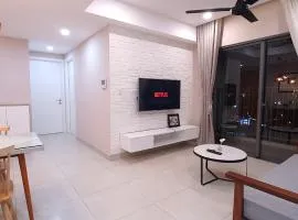 MonMon Apt - Masteri Thao Dien 2BR- Landmark 81 & pool view