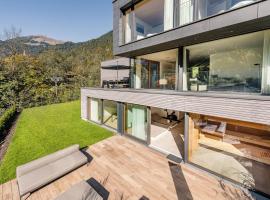Luxury architecture chalet with view and wellness, hotel in Bludenz