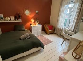 Chambre privée dans maison bourgeoise, semesterboende i Hem