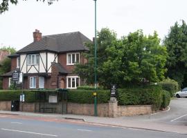 Tudor Lodge Hotel, guest house in Nottingham