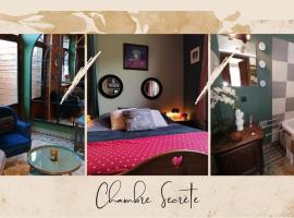 Berzée에 위치한 비앤비 Maison d'hôte Les Notes Endormie Chambre Secrète