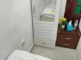 Cornich AD - Pearl Room, hostel u Abu Dhabiju