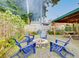 Rockaway Beach Home, Walk to Ocean, Pet Friendly! – hotel w mieście Rockaway Beach