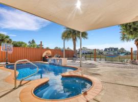 Luxury 5br Home w Heated Pool Unbeatable Views, hotell sihtkohas Tybee Island