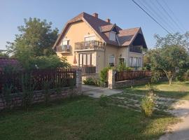 SZIESZTA APARTMAN, Privatzimmer in Gárdony