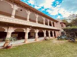 ์ฝํ์ ์์นํ ํธํ
HOTEL KARAN VILLAS