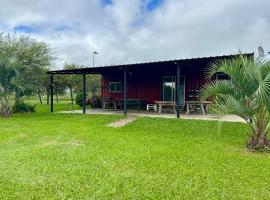 Casa roja, cabaña en Fray Bentos