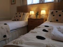 Cosy 2-bedroom cottage in the Lake District, hotel en Bowness-on-Windermere