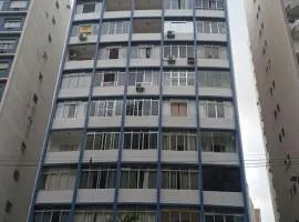 Apto em Santos a uma quadra da praia do Boqueirão